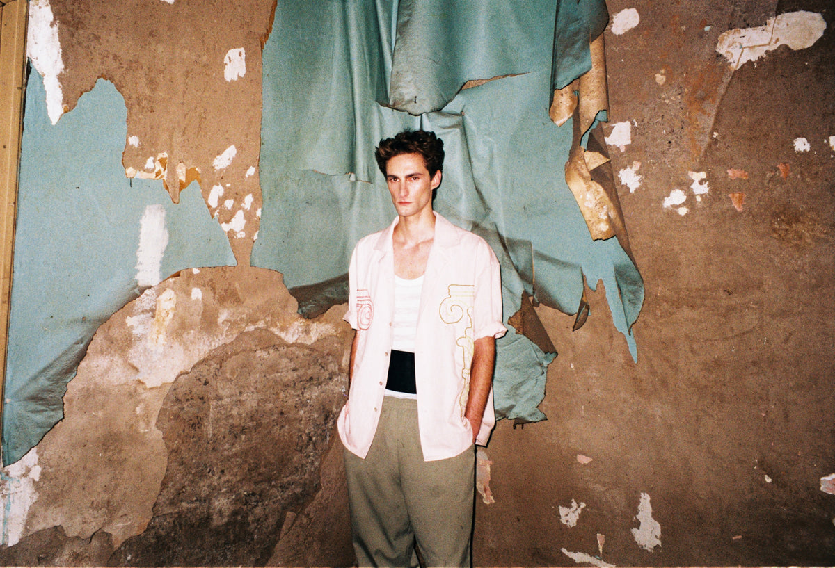 GUAYABERA LINO MATEO ROSA BORDADOS