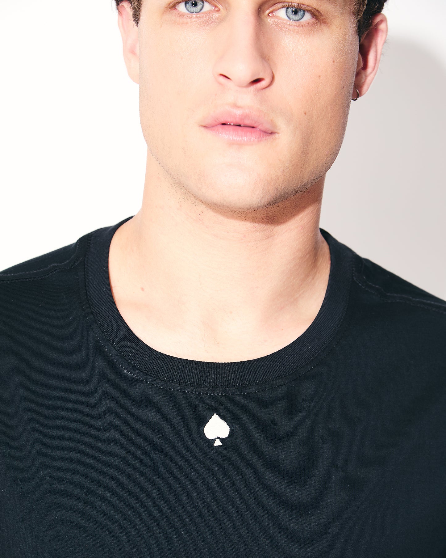 POLERA ALGODON NEGRA UNISEX - SEBASTIANA