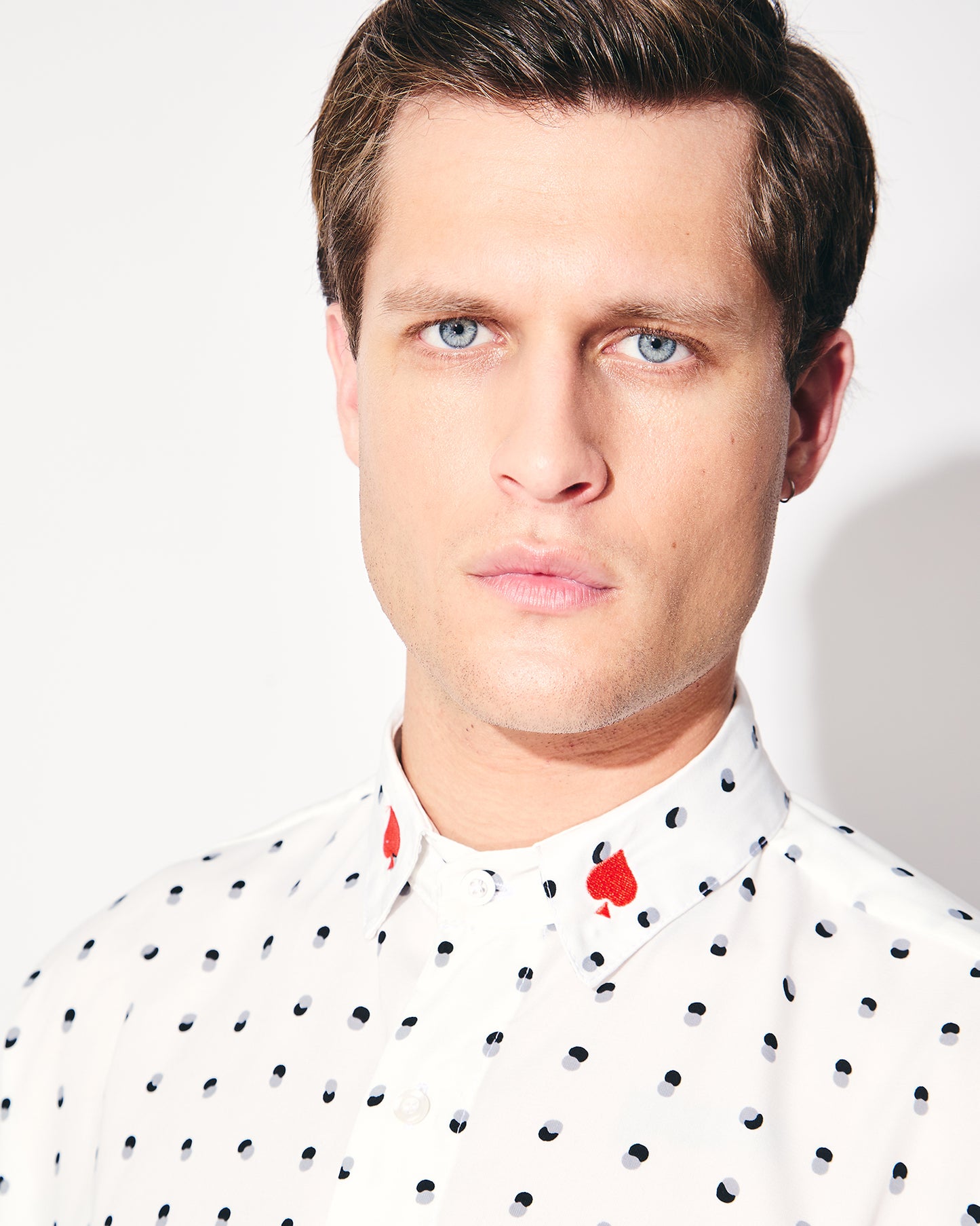 CAMISA SEDA VISCOSA BLANCA LUNARES UNISEX- CAYETANA.