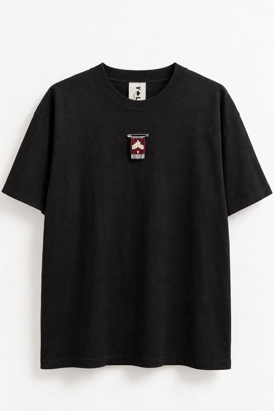 POLERA SEBASTIANA NEGRA - BROCHE DESMONTABLE