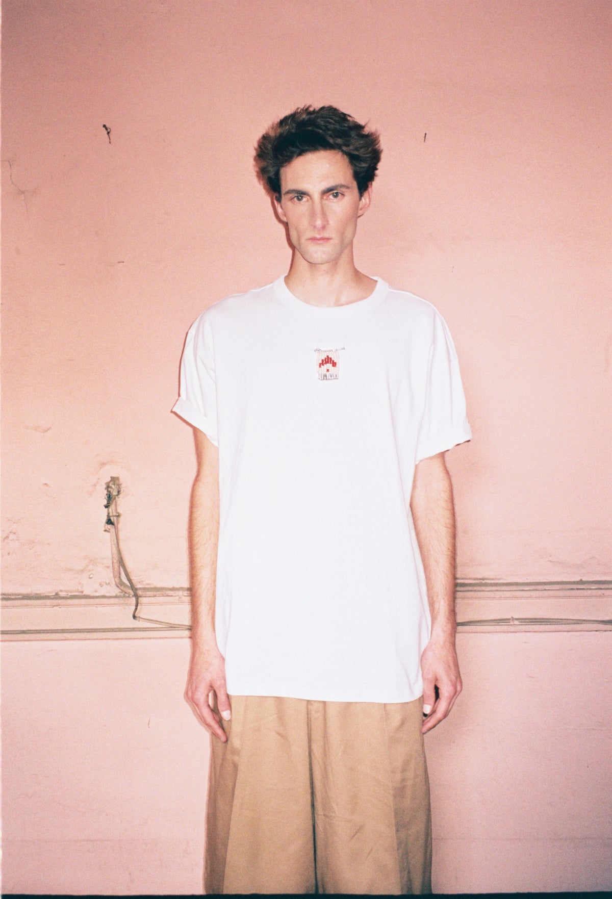 POLERA SEBASTIANA BLACA - BROCHE DESMONTABLE