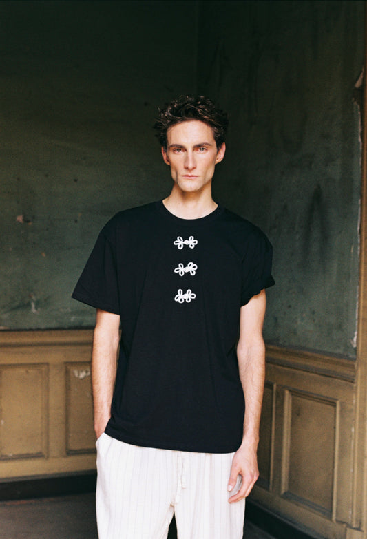 POLERA SEBASTIANA NEGRA  JAPO