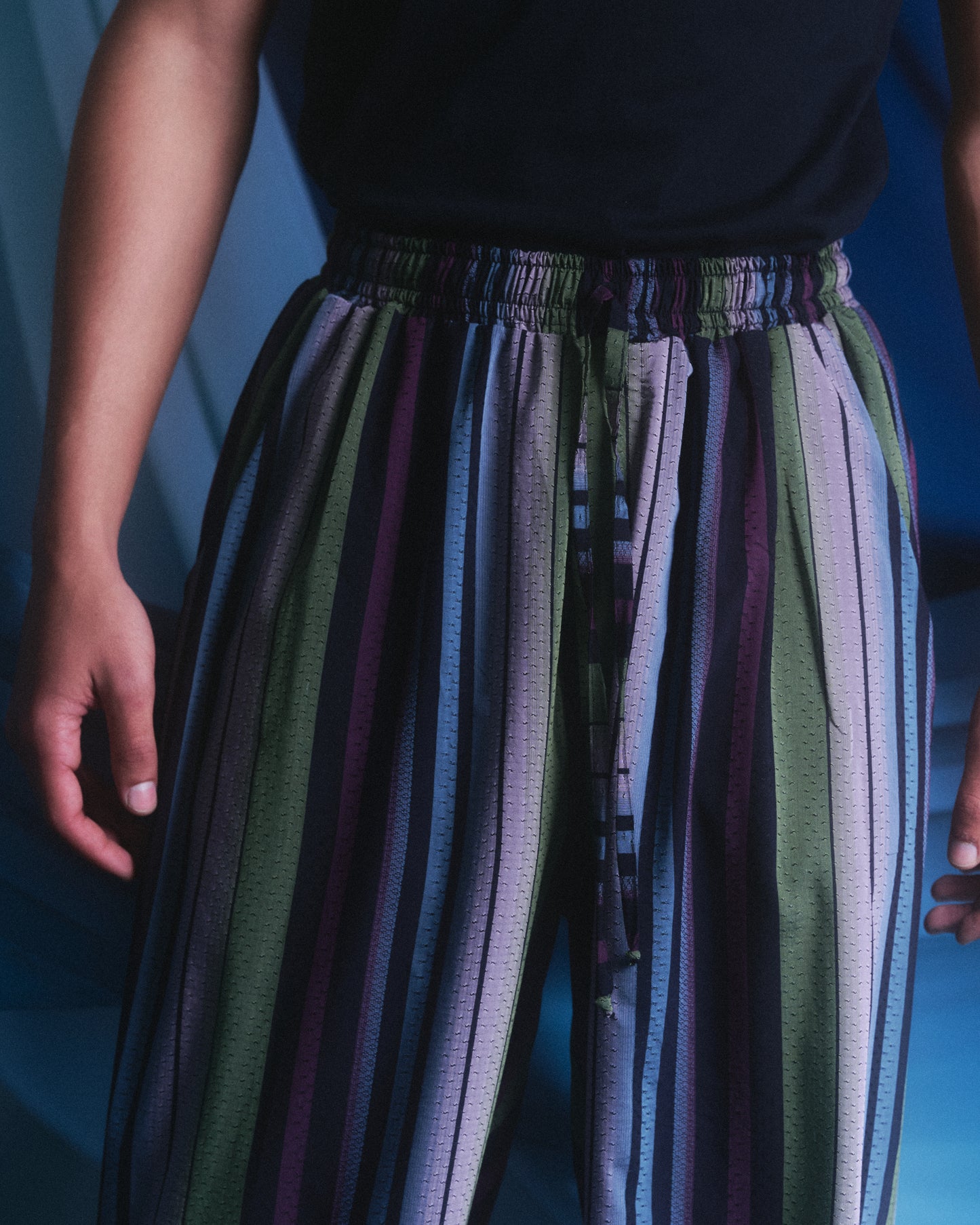 PANTALÓN UNISEX SEDA NEGRO RALLADO CONJUNTO BARREL