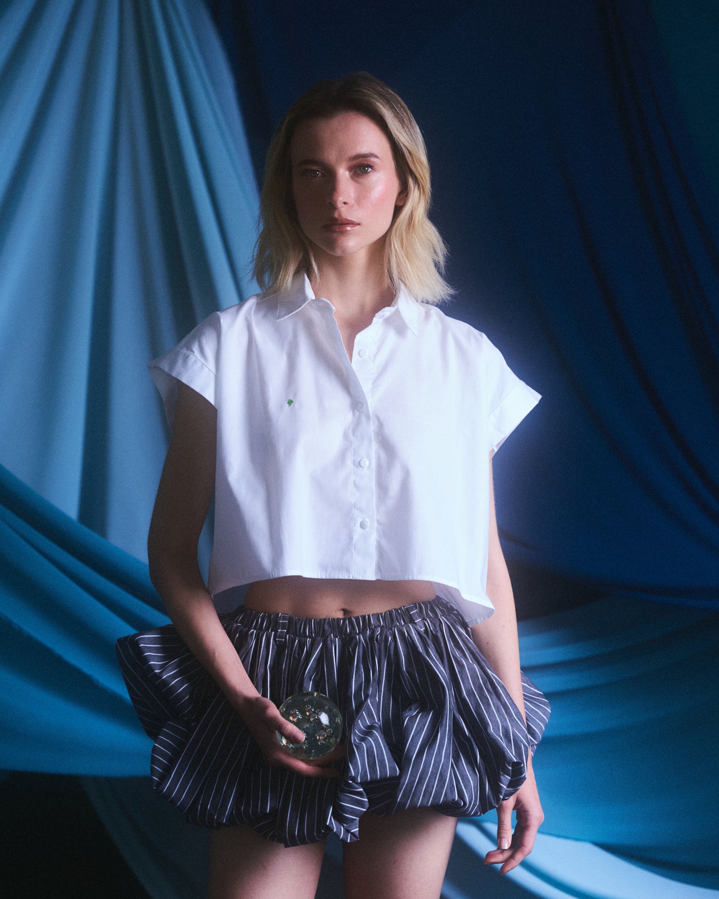 CAMISA CROP TOP ALGODÓN  BLANCA ESTAMPADO  ESPALDA