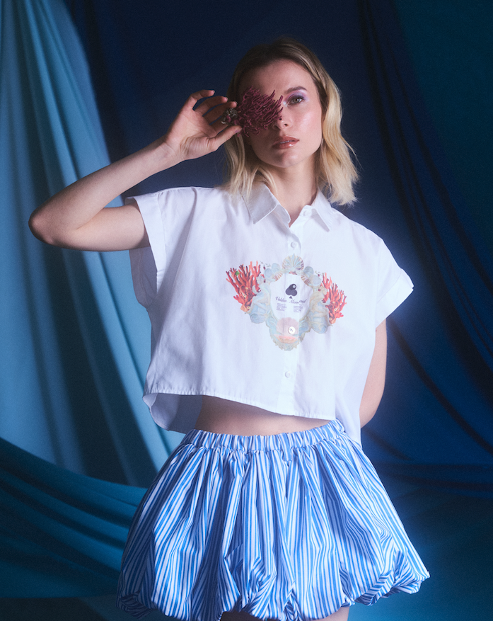 CAMISA CROP TOP ALGODON BLANCA ESTAMPADO CORALES