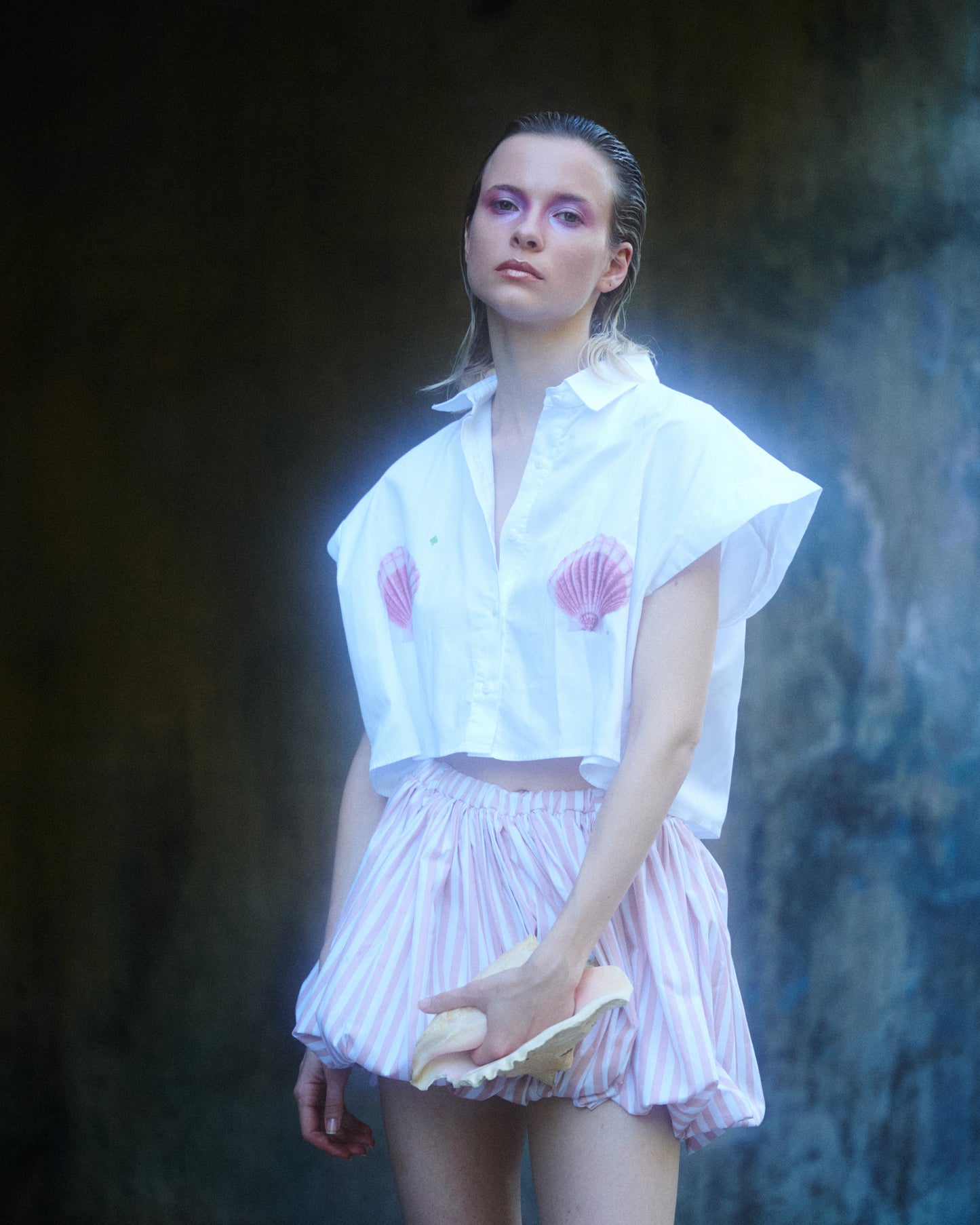 CAMISA CROP TOP ALGODON BLANCA CONCHAS BIKINI