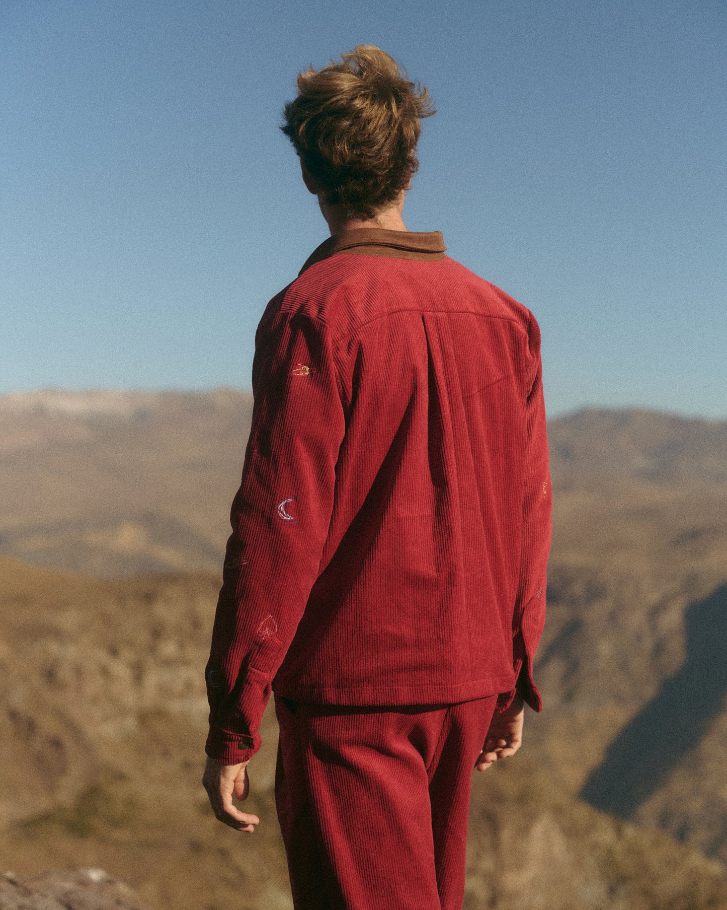 PANTALÓN PINZAS ROJO COTELÉ ALGODON  UNISEX- LUDOVICO